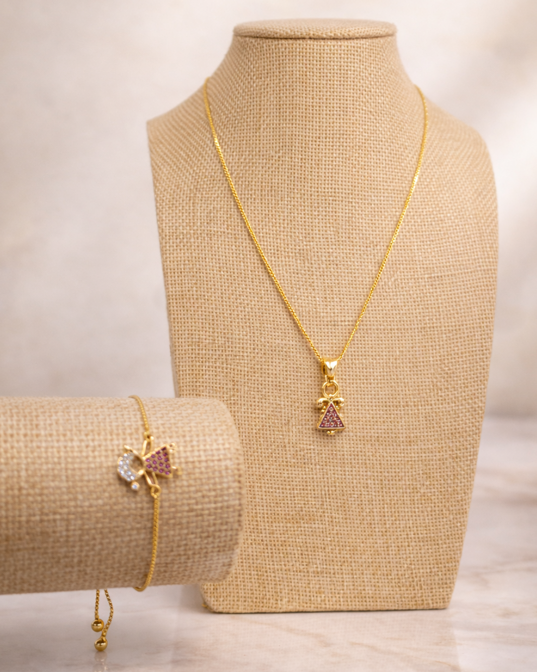 Set cadena con dije de niña